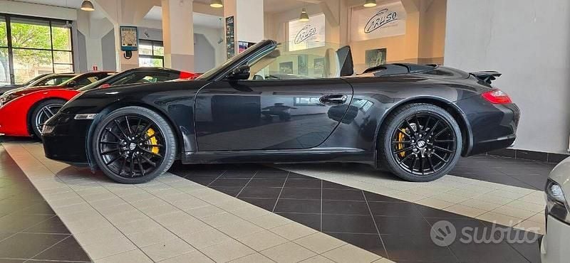Usata Porsche 911 Carrera Cabriolet 325 CV (239 kW) 2005 Nero Cabrio