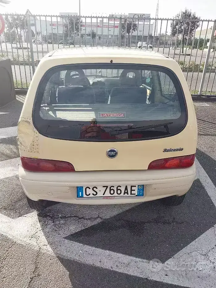 Usata Fiat 600 54 CV (39 kW) 2004 Giallo Berlina