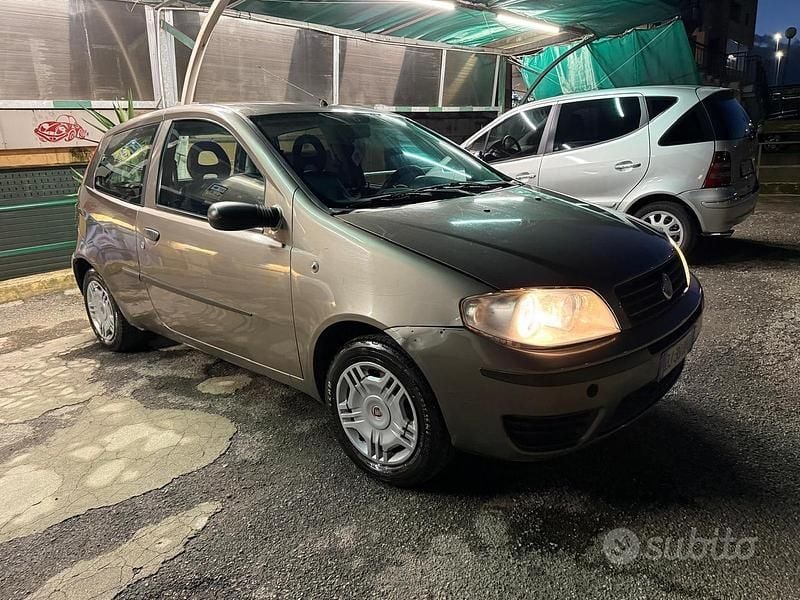 Usata Fiat Punto 75 CV (55 kW) 2007 Marrone Utilitaria