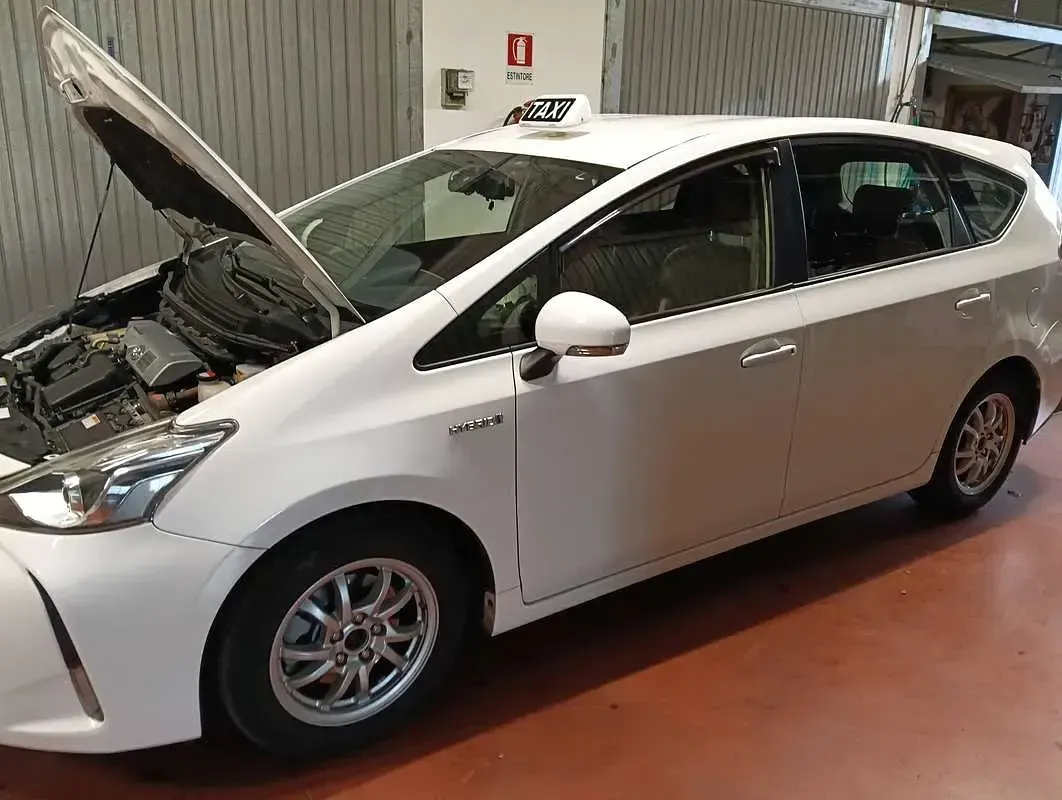 Usata Toyota Prius+ Active 99 CV (72 kW) 2015 Bianco Monovolume