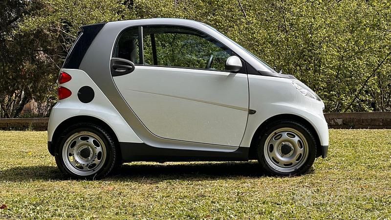 Usata Smart ForTwo Coupé Pure 61 CV (44 kW) 2011 Bianco Coupé