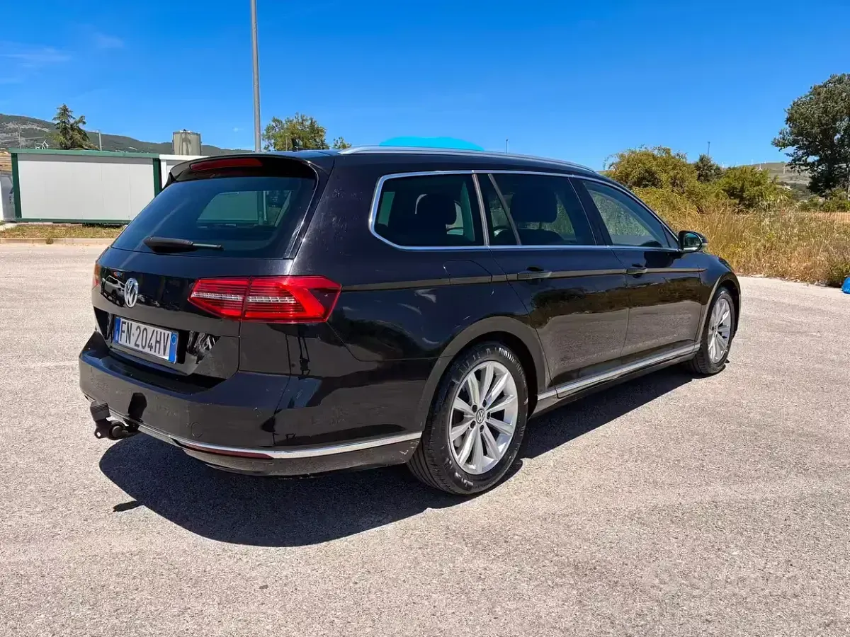 Usata VW Passat 150 CV (110 kW) 2015 Nero Station wagon