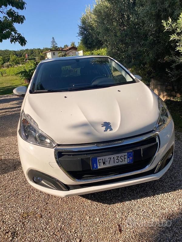 Bianco Usata 2019 Peugeot 208 Due volumi | 8490 € (Super prezzo) - Immagine 1/4
