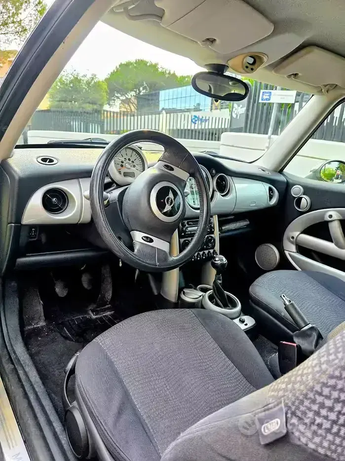 Usata Mini Cooper 116 CV (85 kW) 2002 Giallo Utilitaria