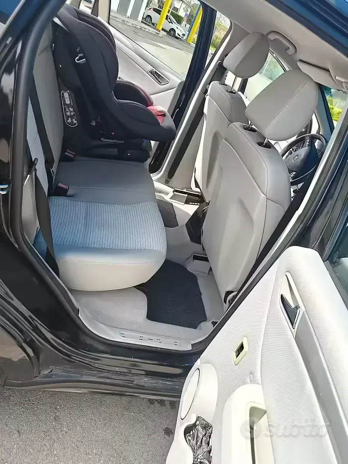 Usata Mercedes A150 95 CV (69 kW) 2010 Nero Berlina