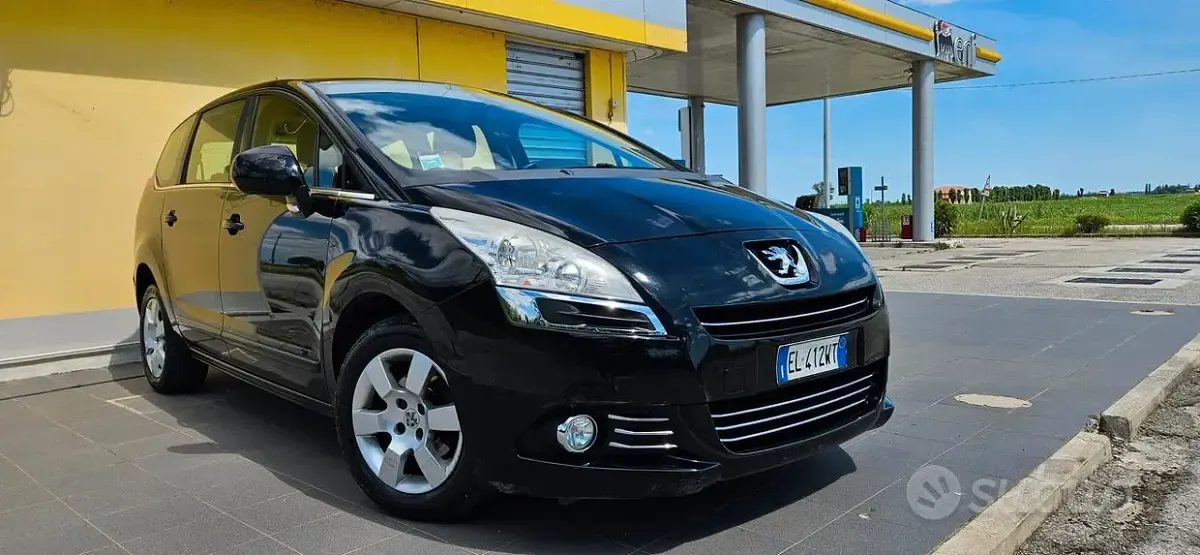 Usata Peugeot 5008 Active 112 CV (82 kW) 2012 Nero Monovolume