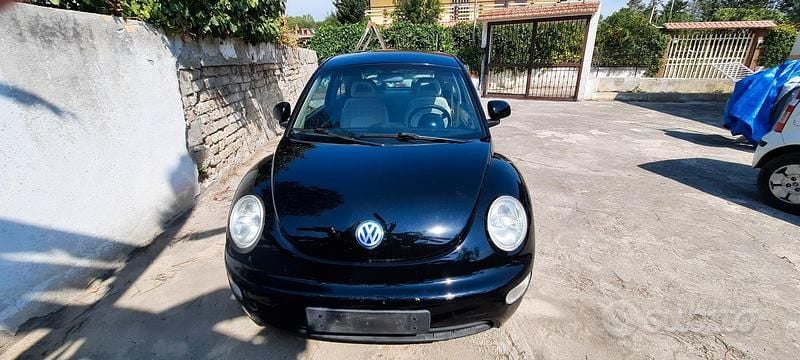 Usata VW New Beetle 90 CV (66 kW) 1998 Nero Utilitaria