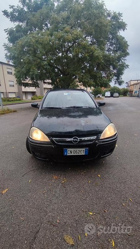 Usata Opel Corsa 2004 Nero Utilitaria
