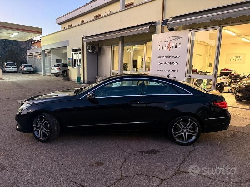 Usata Mercedes E350 252 CV (185 kW) 2013 Nero Coupé