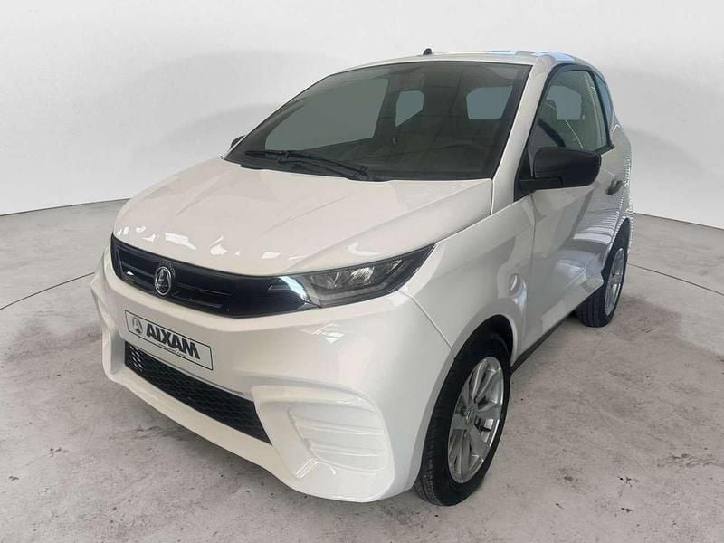 Bianco Nuova 2026 Aixam City Pack Tre volumi | 14.800 € (Buon prezzo) - Immagine 1/4