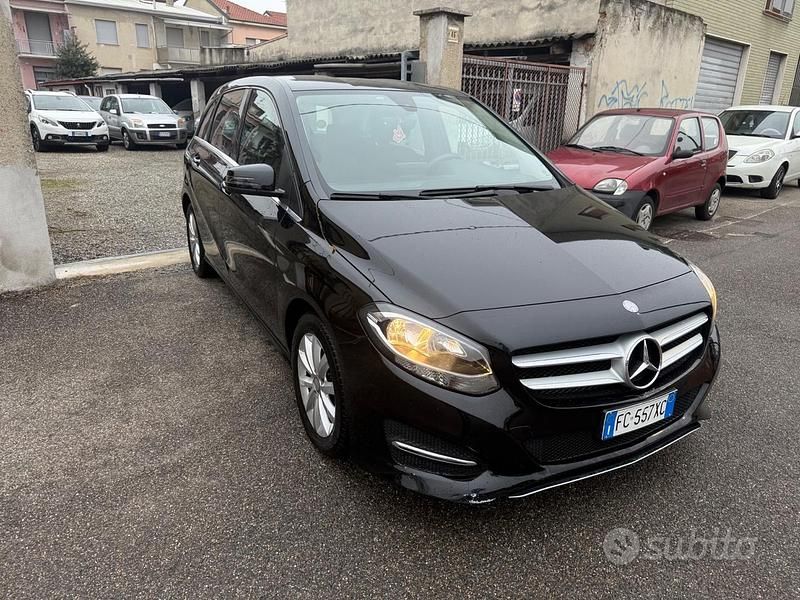 Usata Mercedes B160 Business 90 CV (66 kW) 2016 Nero Utilitaria