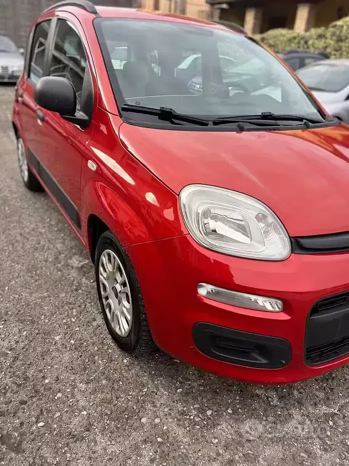 Usata Fiat Panda Dynamic 69 CV (50 kW) 2012 Rosso Utilitaria