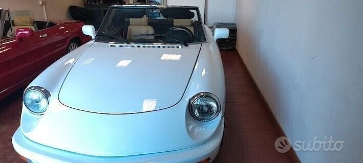 Usata Alfa Romeo Spider 116 CV (85 kW) 1990 Bianco Cabrio