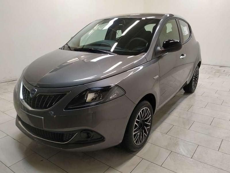 Usata Lancia Ypsilon S 69 CV (50 kW) 2024 Grigio Utilitaria