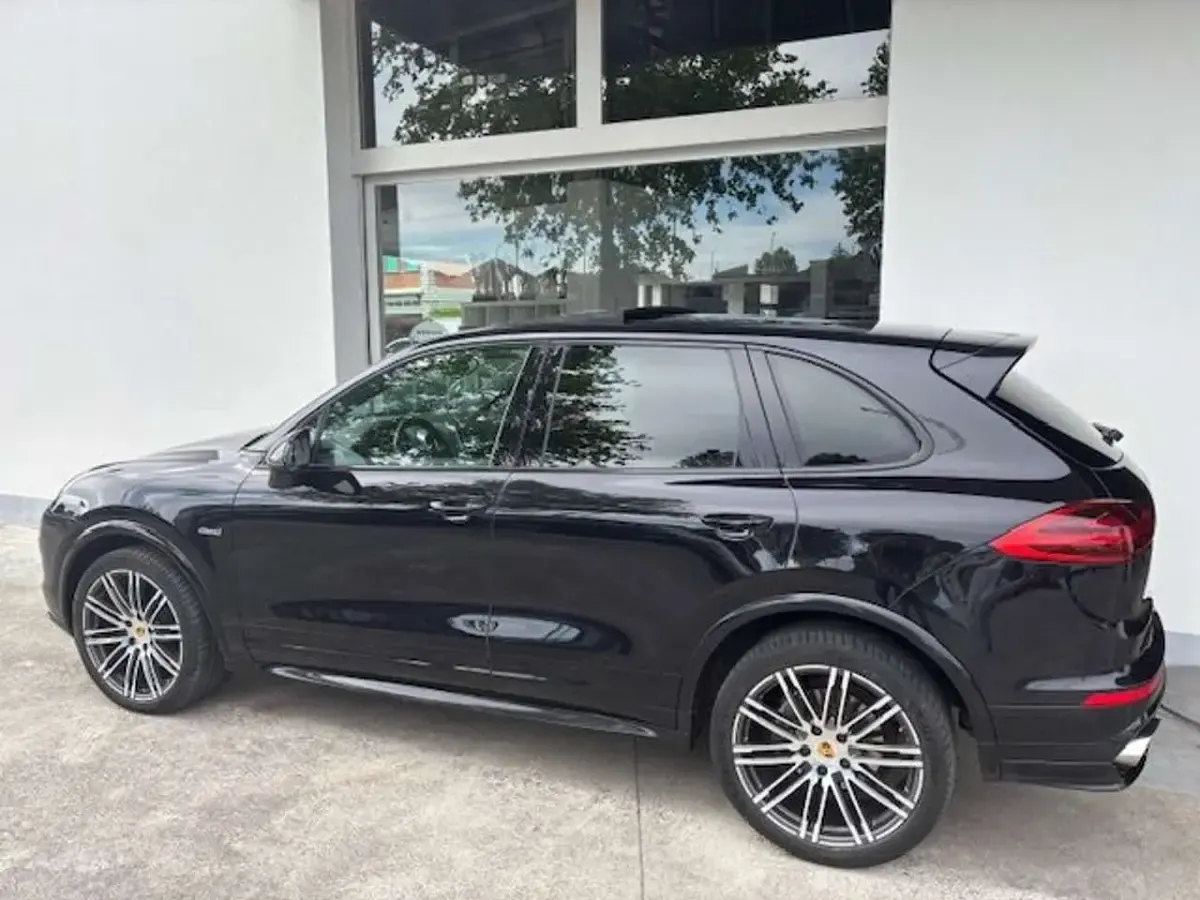 Usata Porsche Cayenne Platinum Edition 250 CV (183 kW) 2016 Nero SUV