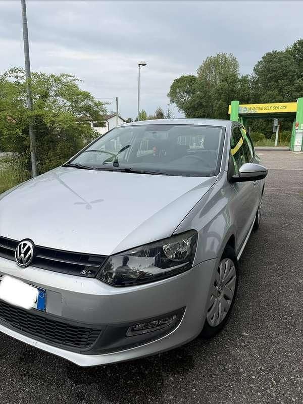 Usata VW Polo Trendline 75 CV (55 kW) 2010 Grigio Utilitaria