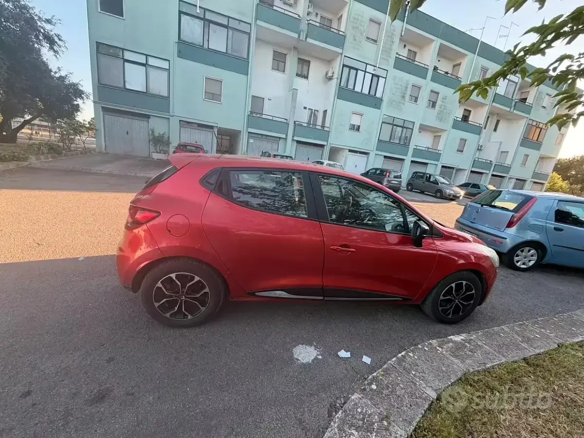 Usata Renault Clio IV 73 CV (53 kW) 2013 Rosso Berlina