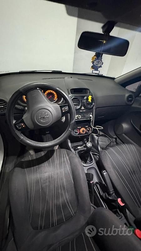 Usata Opel Corsa 2010 Bianco Utilitaria