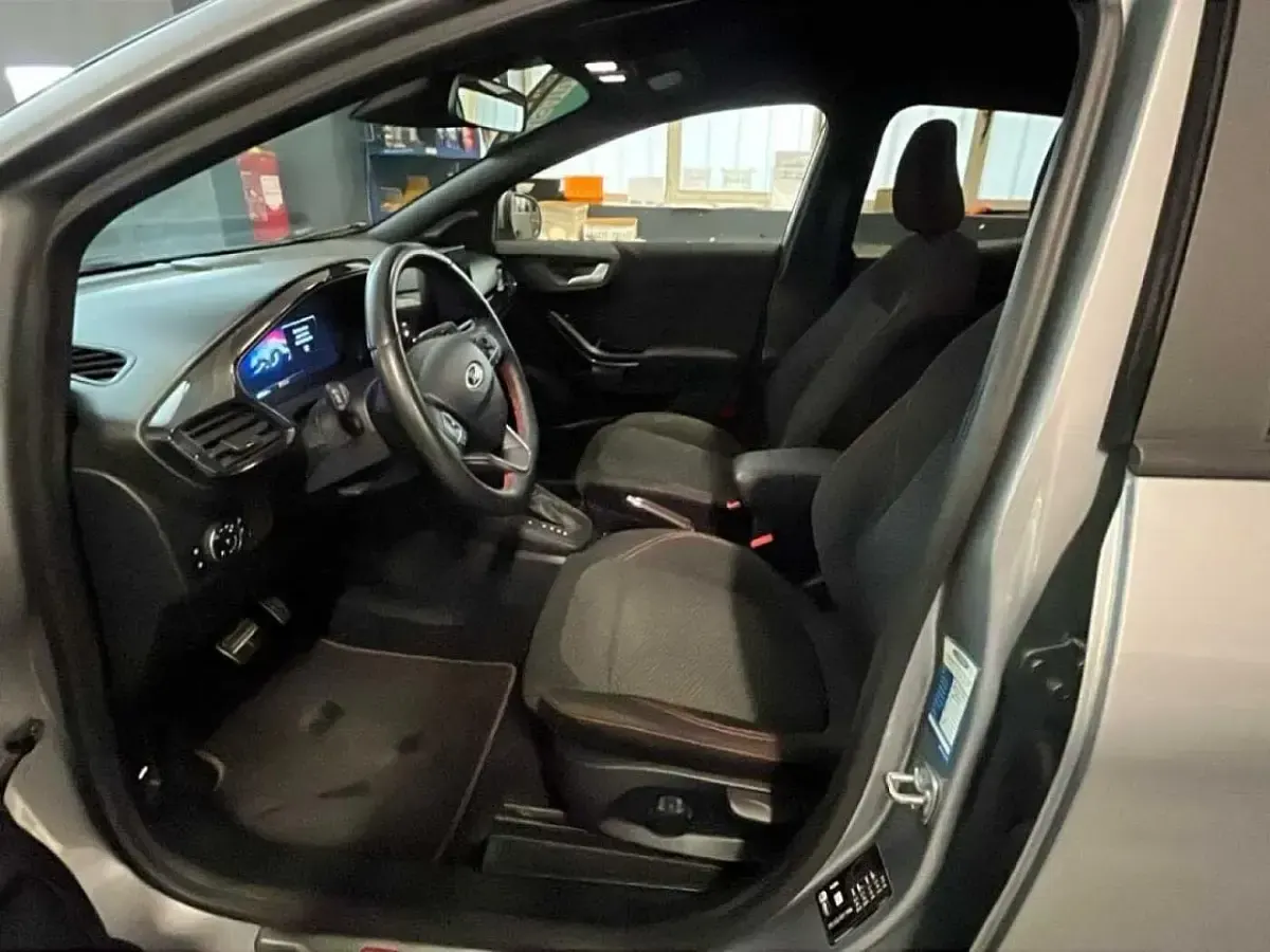 Usata Ford Puma ST-Line 125 CV (91 kW) 2020 Grigio SUV