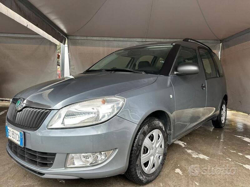 Grigio Usata 2010 Skoda Roomster Style Station wagon | 5499 € (Buon prezzo) - Immagine 1/2