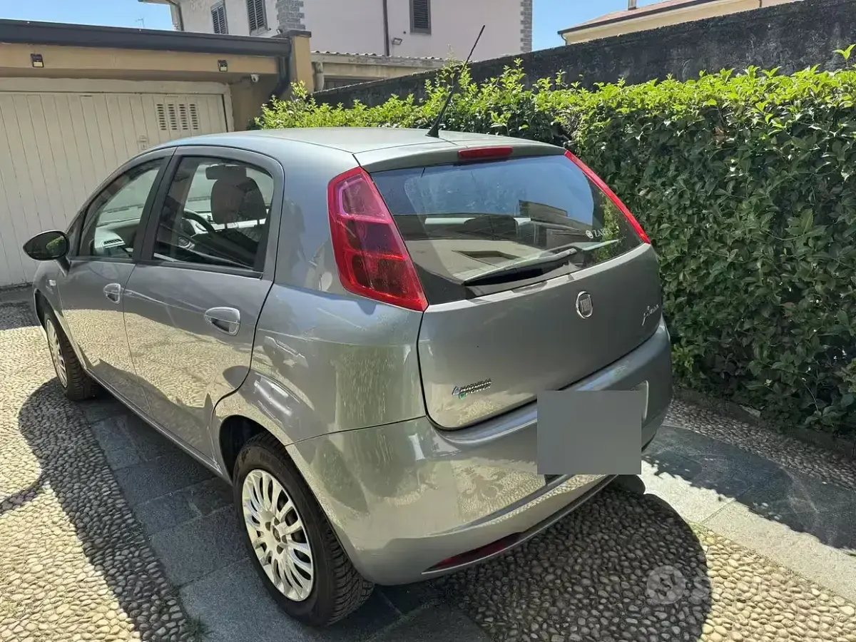Usata Fiat Grande Punto 77 CV (56 kW) 2009 Grigio Utilitaria