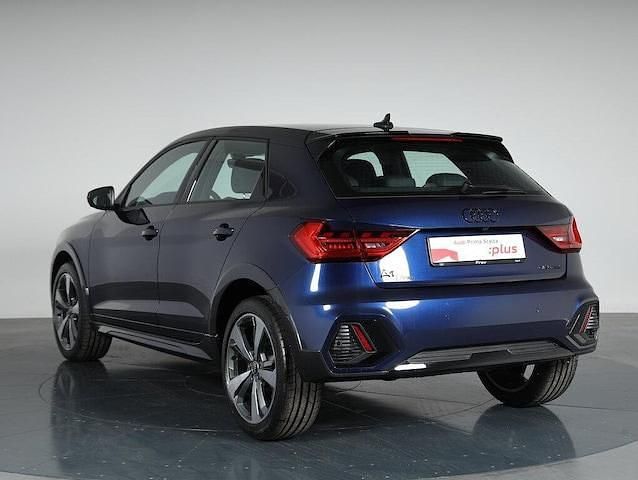 Nuova Audi A1 Ambiente 116 CV (85 kW) 2025 Blu navarra metallizzato Utilitaria