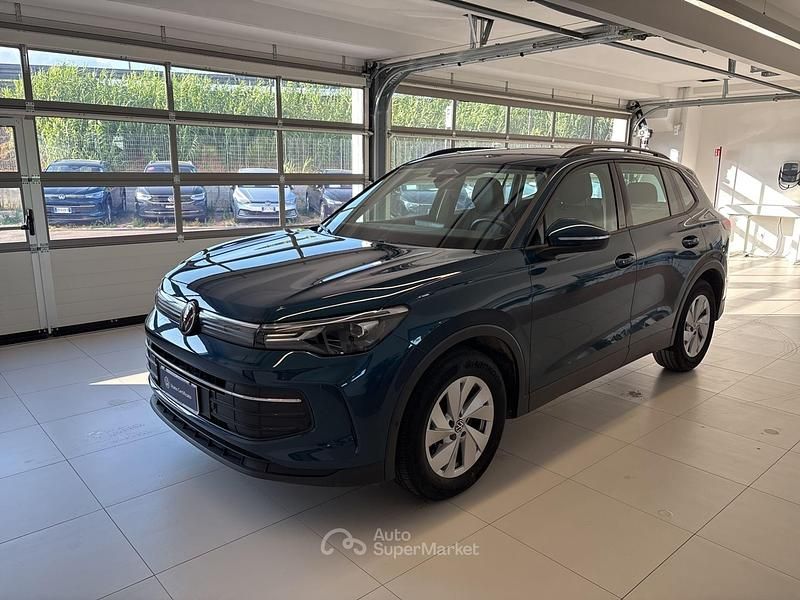 Usata VW Tiguan Life 150 CV (110 kW) 2024 Blu SUV