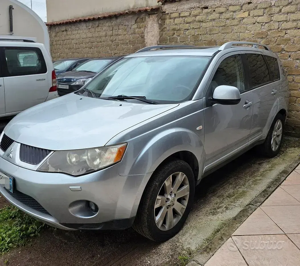 Usata Mitsubishi Outlander Instyle 156 CV (114 kW) 2009 Grigio SUV