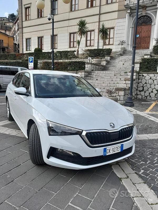 Bianco Usata 2022 Skoda Scala Due volumi | 15.500 € (Buon prezzo) - Immagine 1/4