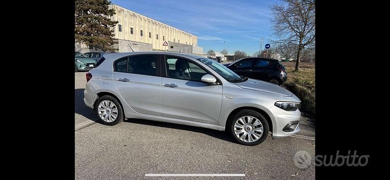Usata Fiat Tipo Business 120 CV (88 kW) 2018 Argento Berlina