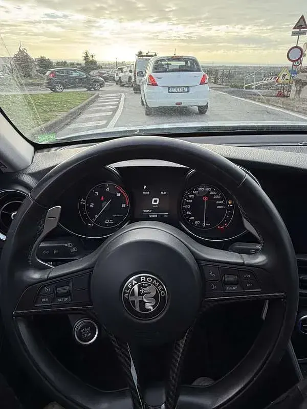 Usata Alfa Romeo Giulia Business 179 CV (131 kW) 2017 Berlina