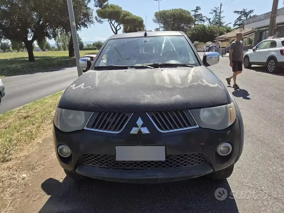 Usata Mitsubishi L200 136 CV (100 kW) 2006 Nero Pick-up