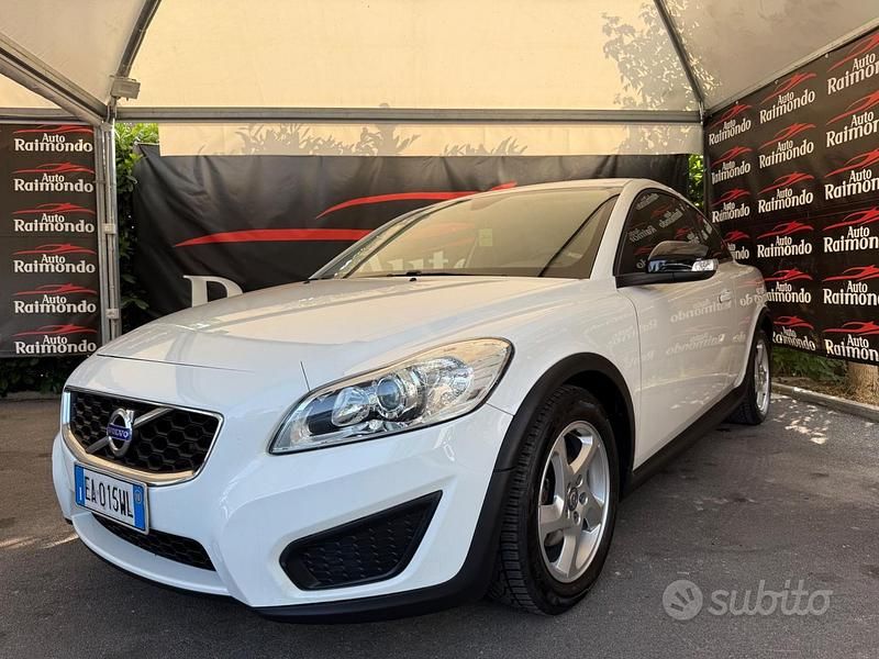 Bianco Usata 2010 Volvo C30 Due volumi | 4400 € (Buon prezzo) - Immagine 1/4