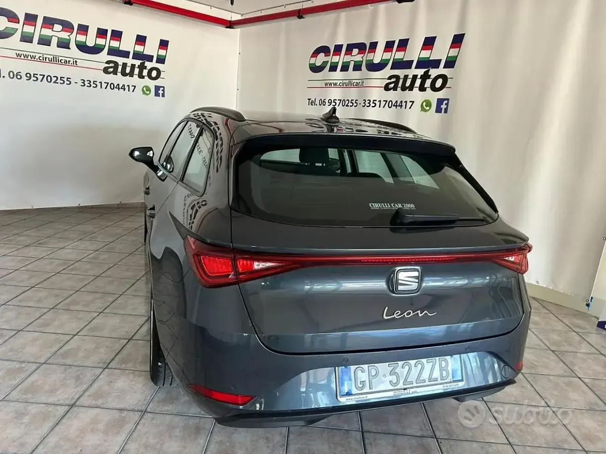 Usata Seat Leon Style 116 CV (85 kW) 2023 Grigio scuro metallizzato Station wagon