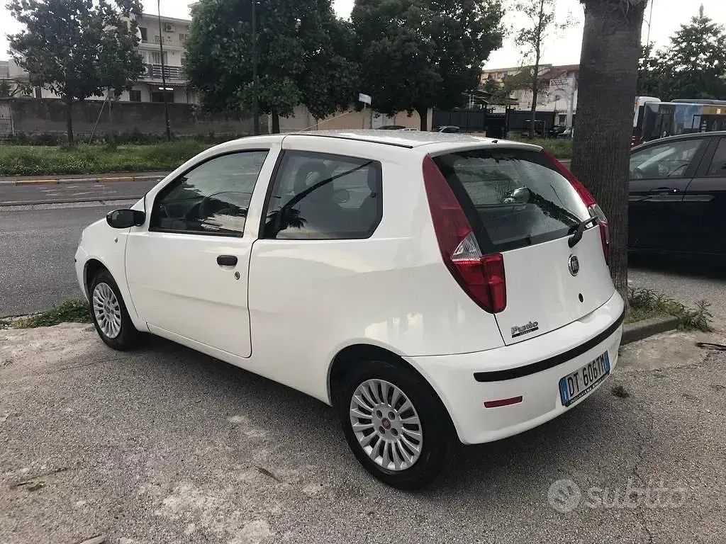 Usata Fiat Punto Classica 60 CV (44 kW) 2009 Other Utilitaria