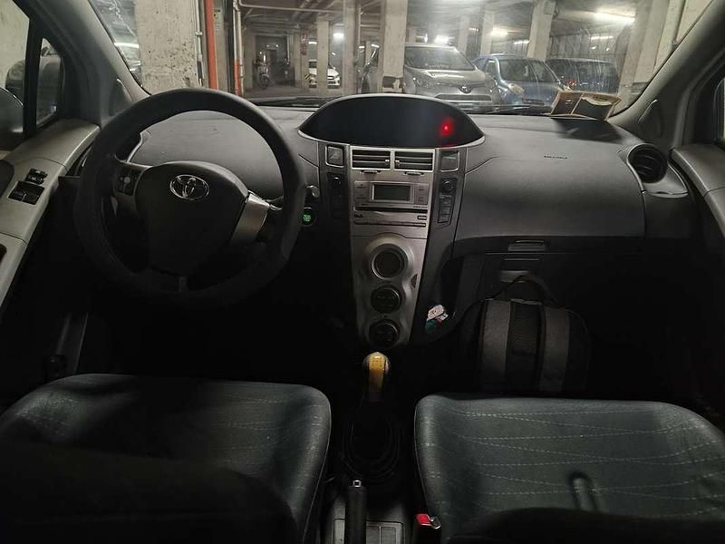 Usata Toyota Yaris Sol 90 CV (66 kW) 2007 Blu/azzurro Utilitaria