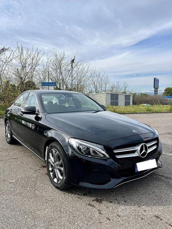 Usata Mercedes C220 170 CV (125 kW) 2017 Nero Berlina