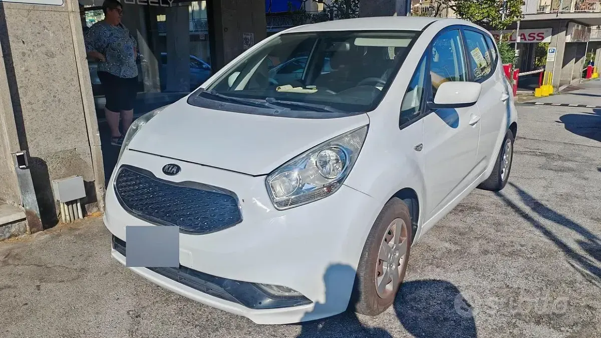 Usata Kia Venga Active 90 CV (66 kW) 2016 Bianco Utilitaria