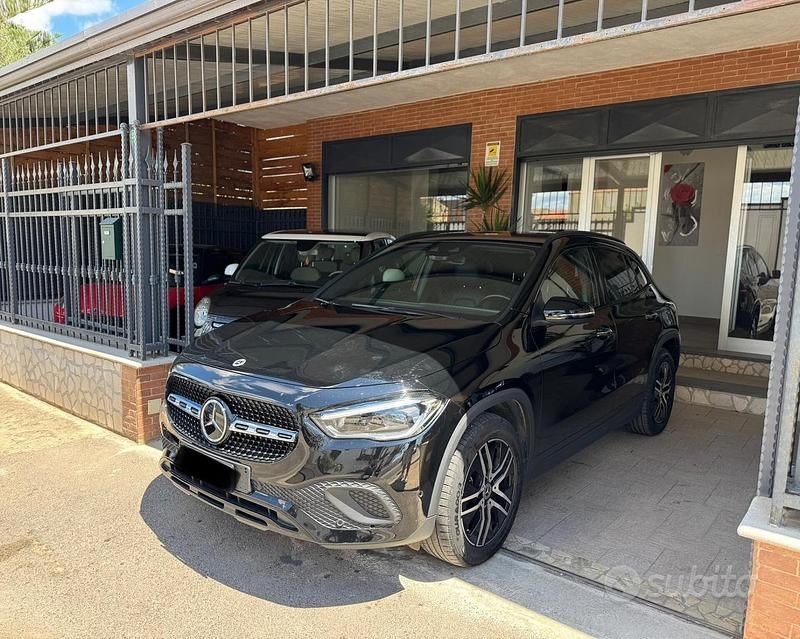 Nero Usata 2021 Mercedes GLA200 Premium SUV | 32.800 € (Super prezzo) - Immagine 1/4