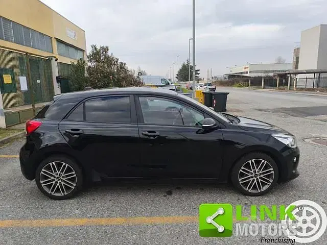 Usata Kia Rio 90 CV (66 kW) 2017 Nero Berlina