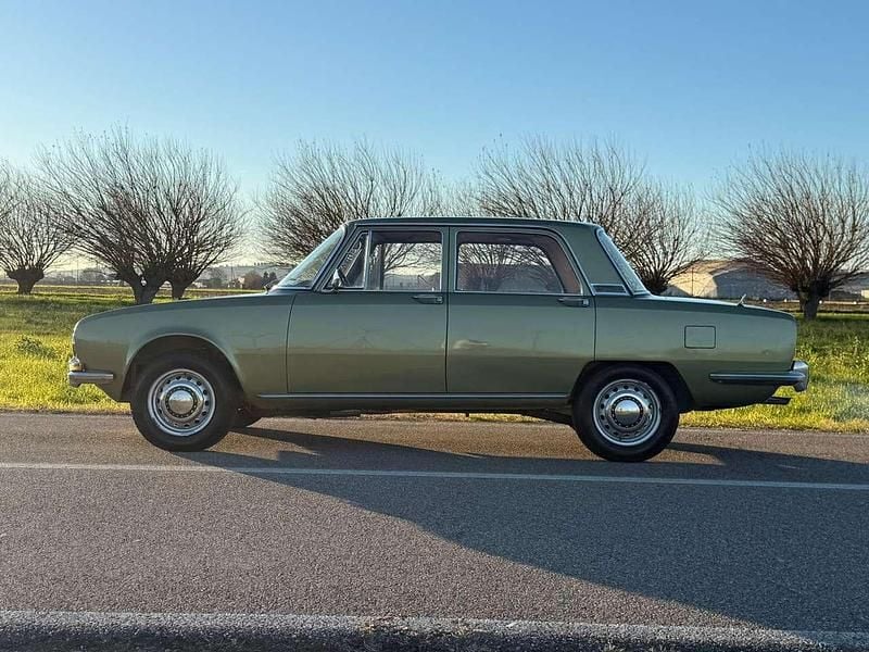 Usata Alfa Romeo 1750 118 CV (86 kW) 1969 Oliva Berlina