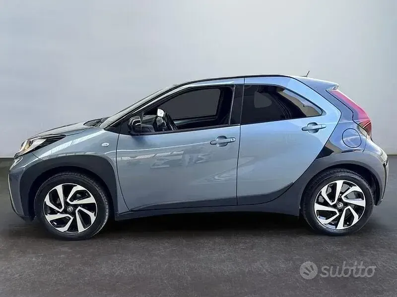 Usata Toyota Aygo X Active 72 CV (52 kW) 2024 Blu/azzurro SUV