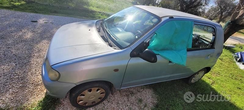 Usata Suzuki Alto 54 CV (39 kW) 2001 Grigio Utilitaria