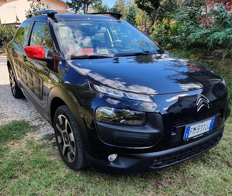 Usata Citroën C4 Shine 99 CV (72 kW) 2018 Nero SUV