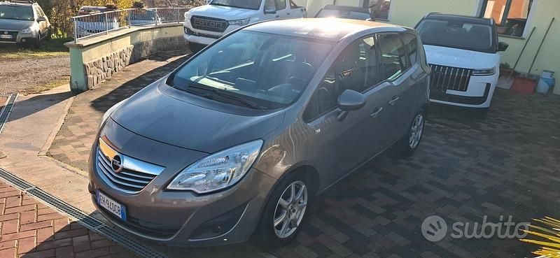 Usata Opel Meriva Cosmo 130 CV (95 kW) 2011 Grigio Monovolume