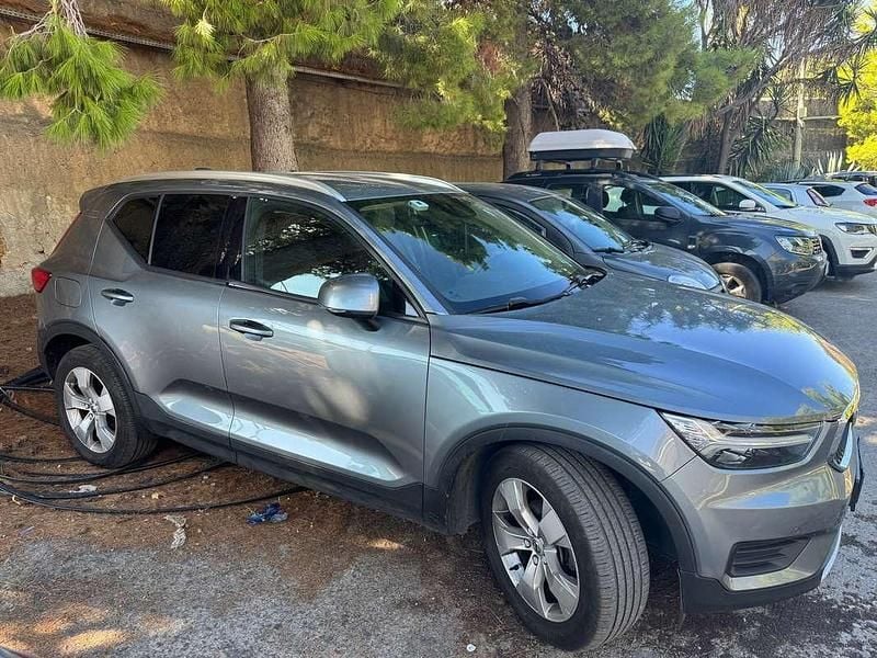 Usata Volvo XC40 Momentum 150 CV (110 kW) 2018 Grigio SUV