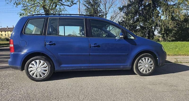 Occasion VW Touran Trendline 101 PK (74 kW) 2004 Blauw MPV