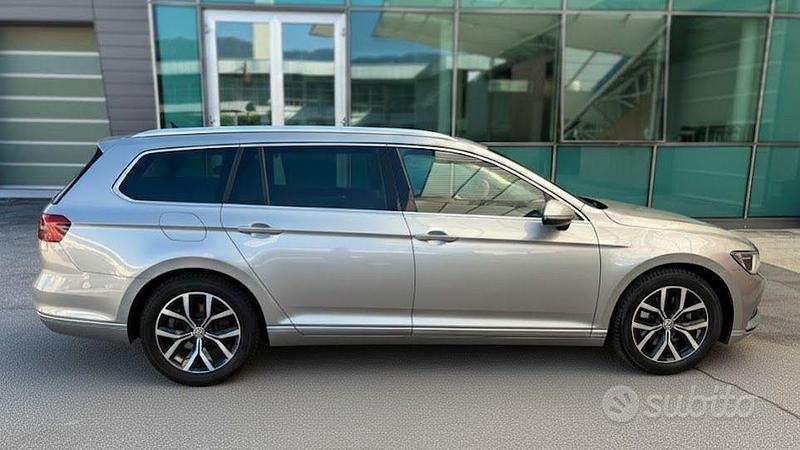 Usata VW Passat Highline 150 CV (110 kW) 2017 Grigio Station wagon