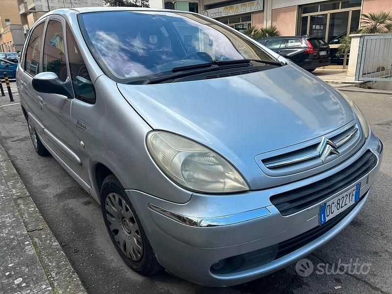 Usata Citroën Xsara Picasso 90 CV (66 kW) 2006 Grigio Monovolume