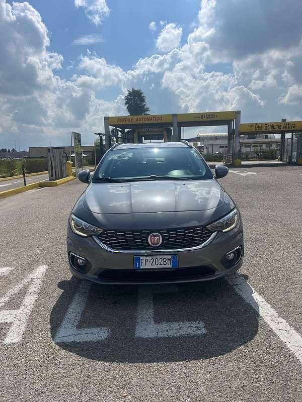 Usata Fiat Tipo Easy 120 CV (88 kW) 2018 Grigio Station wagon